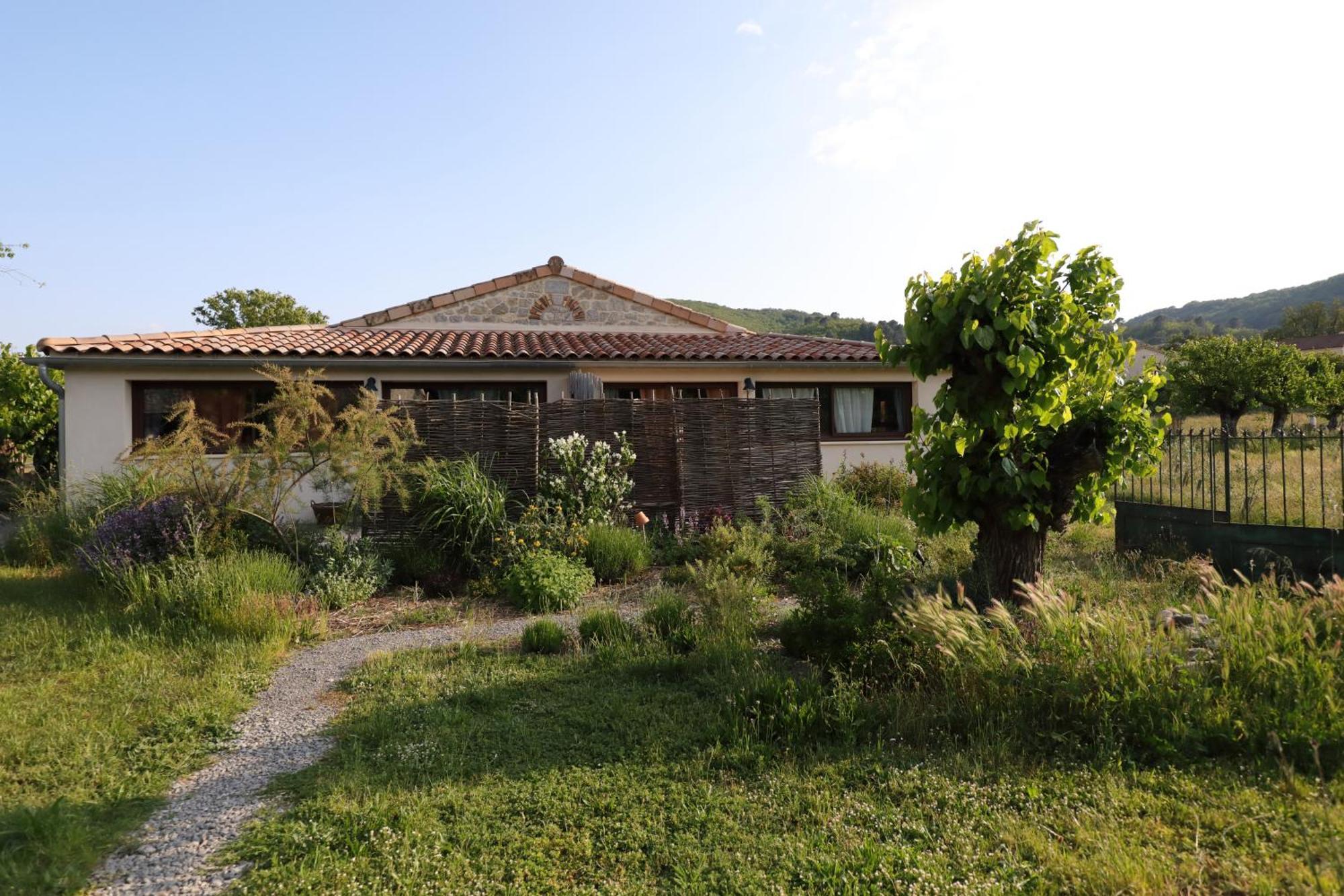 La Gourmandine Hotel Courry Exterior foto